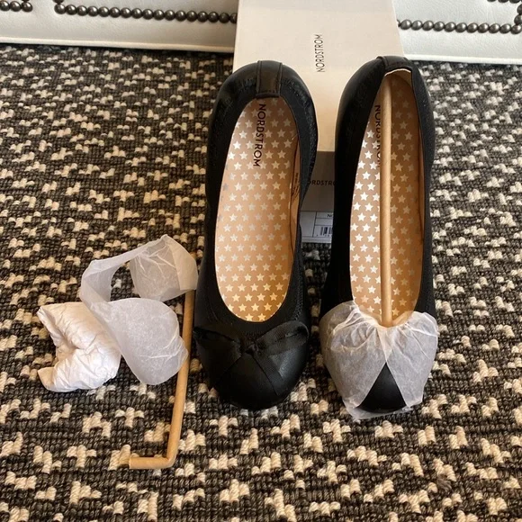 Girls Elise Slip On Ballet Flats from Nordstrom (NWT) - Picture 3 of 8